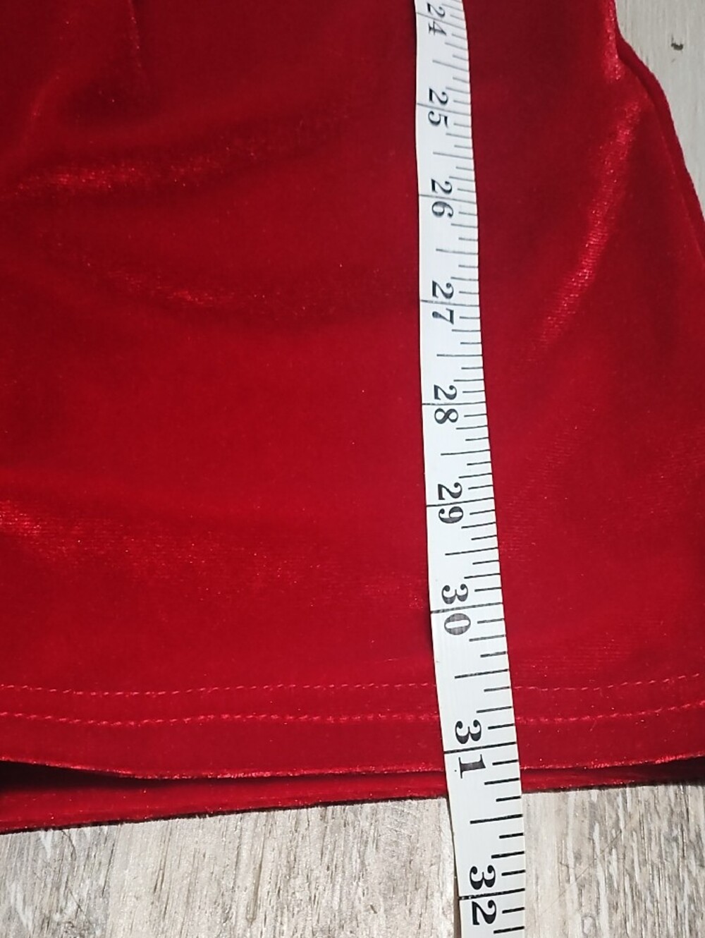 entro Red Velvet High-Rise Bermuda Shorts - Picture 12 of 15